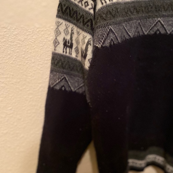 Authentic Ecuadorian Sweater-like new - Picture 5 of 6